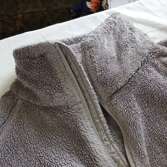 The North Face Fleece Women's Soft Gray Teddy Jacket Zip Down Size Small - Picture 7 of 7